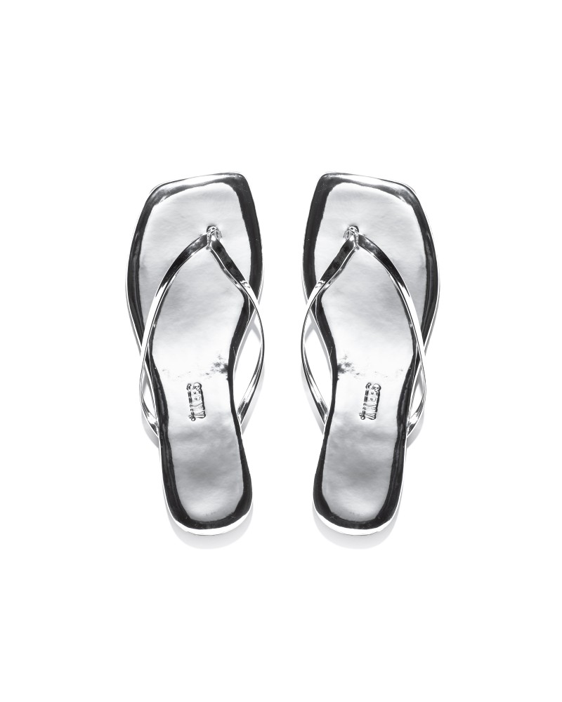Square Toe Lily Mirror
